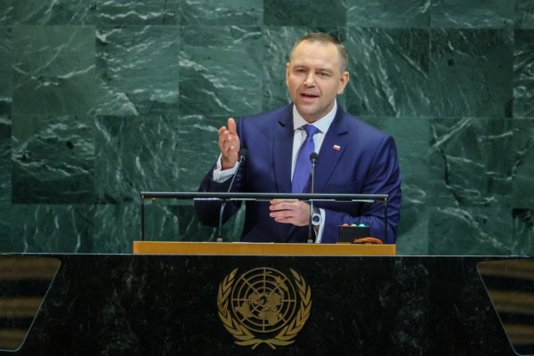 Poljski premijer: Spremni smo braniti svoj teritorij; Trump: Oborite ih!