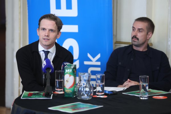 Valentin Egel, ravnatelj Opere (lijevo)