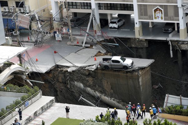 U Bangkoku se otvorila ogromna provalija