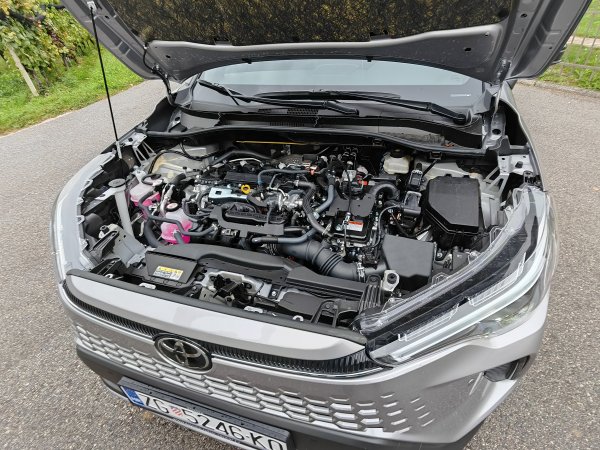 Toyota Corolla Cross - hrvatska premijera osvježenog modela - Hybrid 200 e-CVT FWD