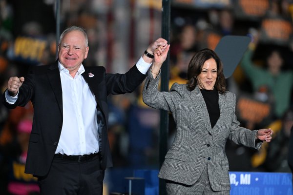 Tim Walz i Kamala Harris u kampanji 2024.