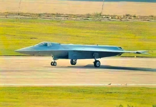 Testiranje kineskog aviona šeste generacije J-XDS/J-50