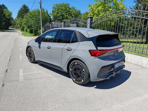Cupra Born 77 (82) kWh eBoost