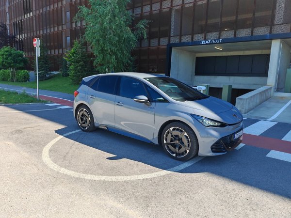 Cupra Born 77 (82) kWh eBoost