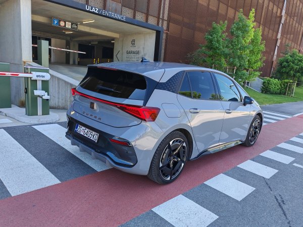 Cupra Born 77 (82) kWh eBoost