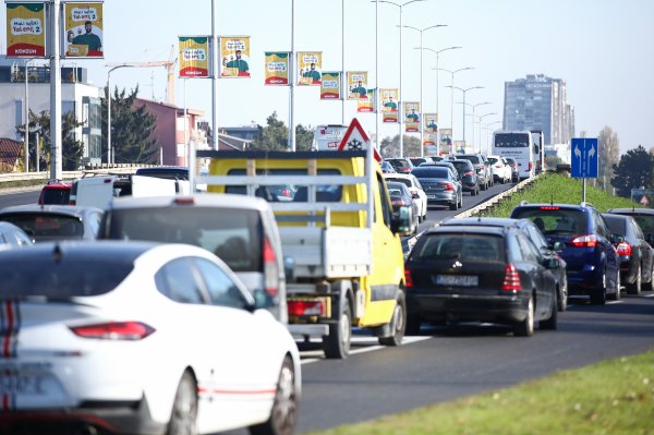 Prekršitelji u prometu uskoro će moći platiti veću svotu na licu mjesta (ilustracija)