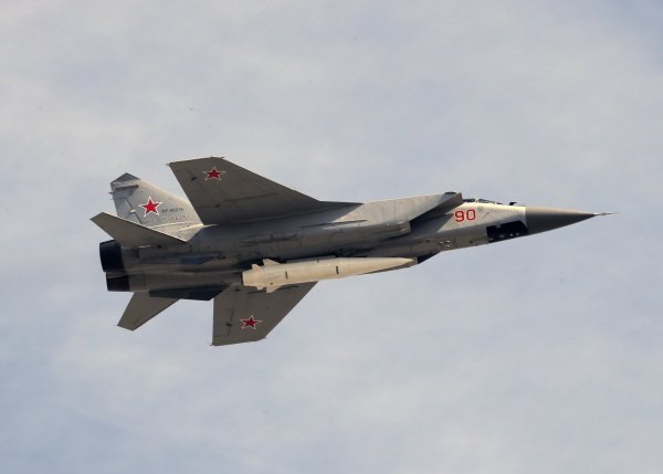 MiG-31 nosi projektil Kinžal
