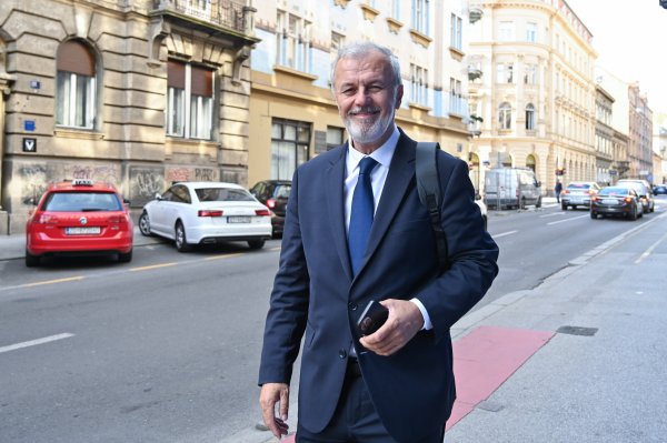 Ante Sanader tvrdi da su u pitanju 'objekti s višenamjenskim korištenjem'