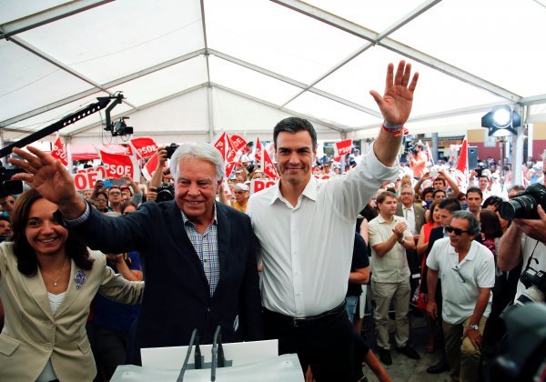 Snage PSOE: Pedro Sanchez i bivši premijer Felipe Gonzalez  