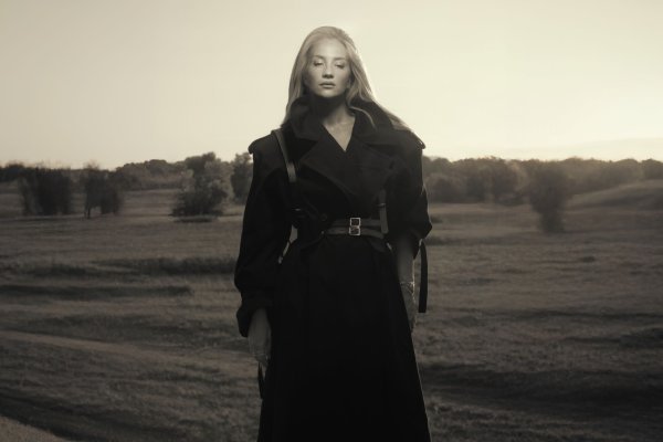 Izabel Kovačić u novoj kampanji Izakove