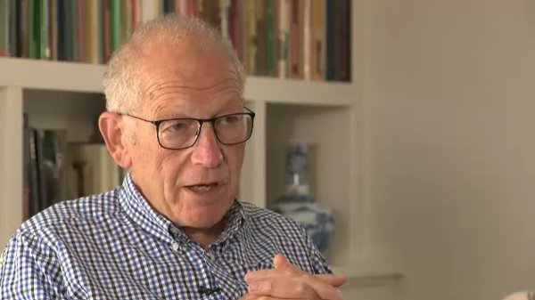 James Neuberger savjetuje britansku vladu na temu transfuzije krvi