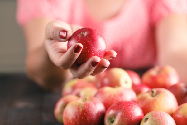 Bilo da ne možete na toalet ili se ne možete zaustaviti, vlakna koja se nalaze u jabuci mogu pomoći