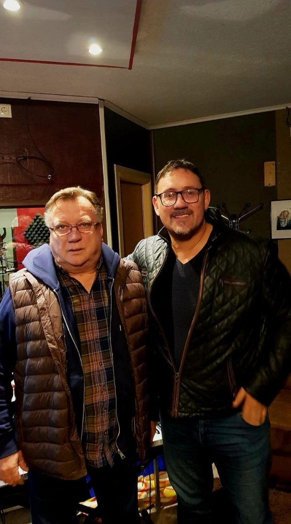 Mirko Šenkovski Geronimo i Halid Bešlić na snimanju u studiju