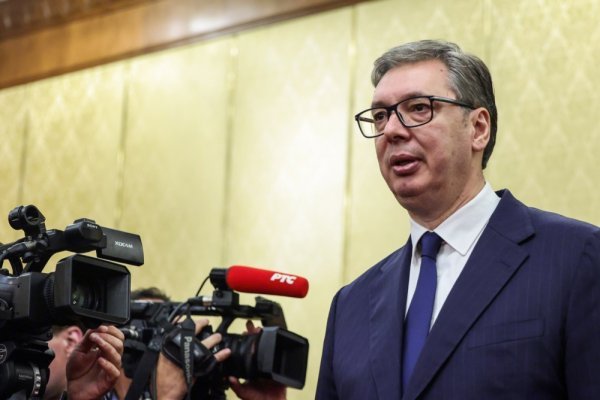 Aleksandar Vučić, raspoložen za šoping, samo čijim novcem?
