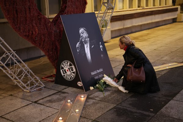 Okupljanje građana u Sarajevu u čast Halidu Bešliću