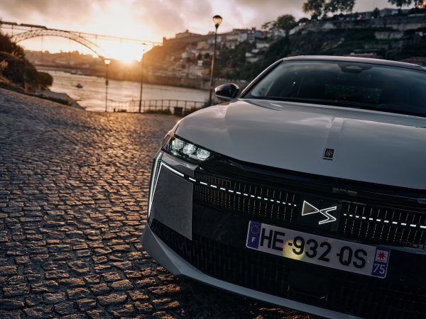 DS N°4 E-TENSE- dinamička premijera