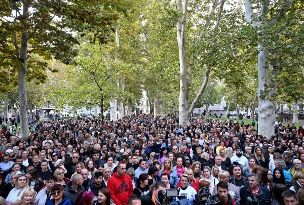 Hrvatska se oprašta od Halida Bešlića - Zagreb