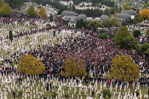 Pogled iz zraka na posljednji ispraćaj Halida Bešlića