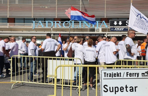 Mirni prosvjed Nezavisnog sindikata pomoraca putničkih brodova Hrvatske