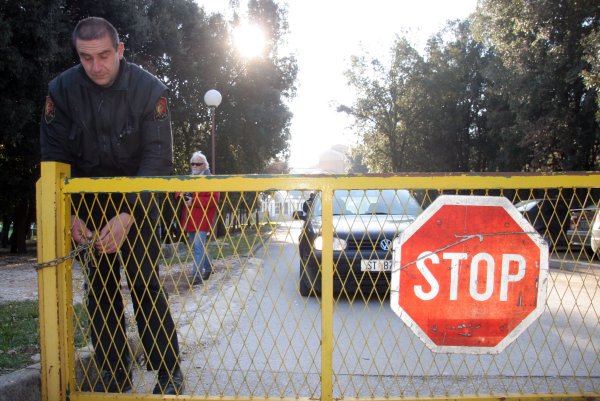Imovina Industrogradnje brzo je rasprodana, a radnici i dalje čekaju plaću