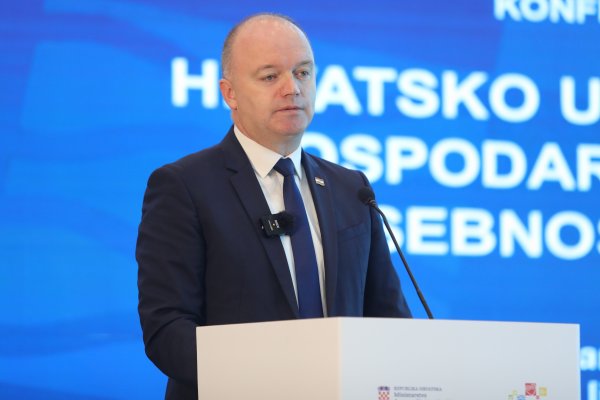 Ministar Šipić