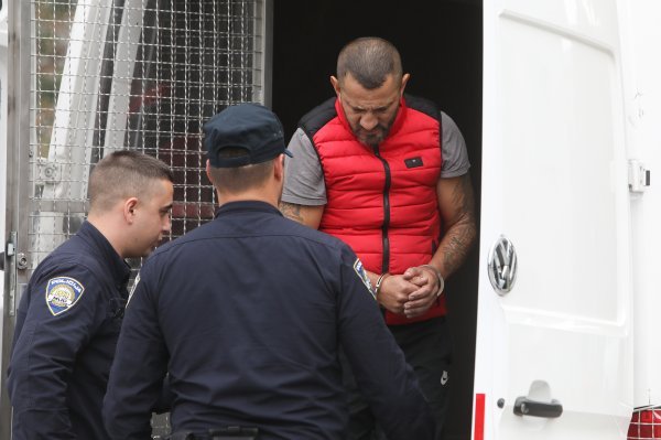 Karlovac: Privođenje dvojice osumnjičenih za pljačku zaštitarskih kombija