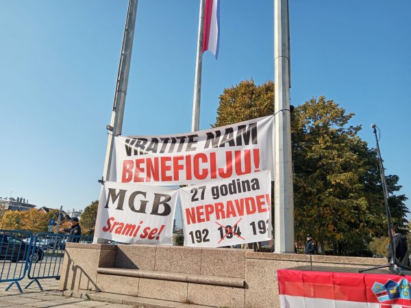 Transparenti s prosvjeda djelatnika 