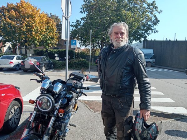 Jedan od bajkera na prosvjedu hitnjaka