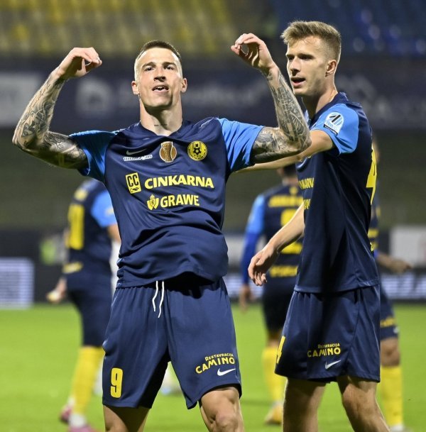 Hrvatski hit napadač radi veliki transfer: Srušit će rekord kluba