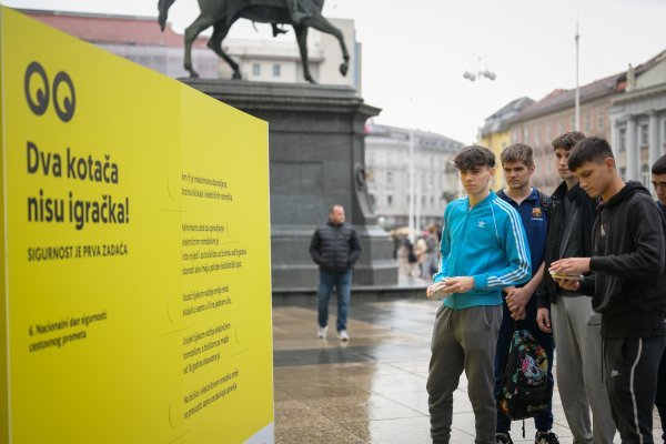 Na Trgu bana Jelačića održan prigodni program
