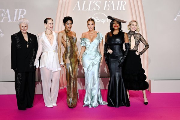 Glumačka postava serije 'All's Fair'
