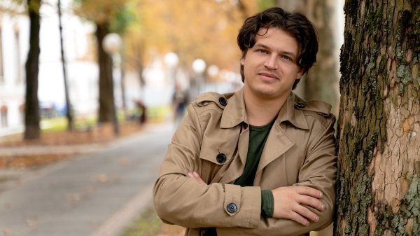 Kad bi oni koji nas nazivaju 'festivalom nastranosti' pogledali naš program, možda bi ih iznenadilo to što u našoj organizaciji ima i vjernika
