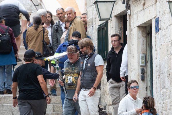 Jonas Pate na setu Netflixove serije 'Outer Banks'