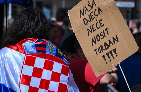 Prosvjed na Trgu bana Jelačića 'Za spas hrvatske kulture i regulaciju uvoza stranih radnika' u organizaciji udruge 'Za bolju Hrvatsku'