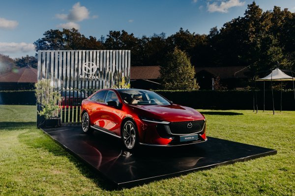 Nova Mazda6e je stigla: Moderan električni hatchback elegantne kabine i sjajnog osjećaja za volanom