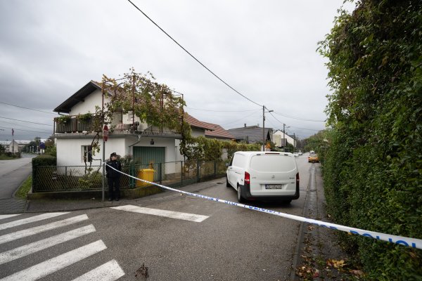 Policija obavlja očevid nakon sukoba u kojem je ubijen muškarac