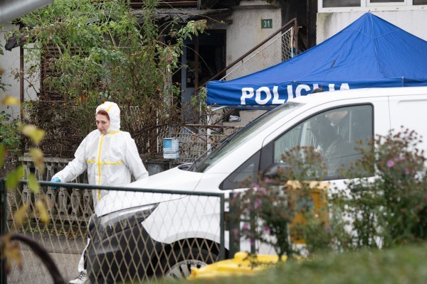 FOTO/VIDEO Policija obavlja očevid: Muškarac do smrti prebio čovjeka s kojim je pio