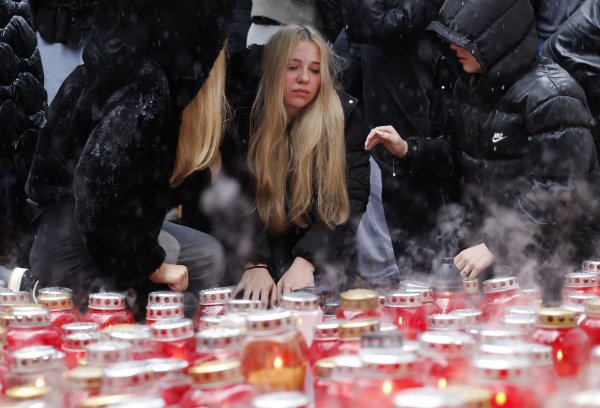 Građani pale svijeće nakon tragedije u Novom Mestu.