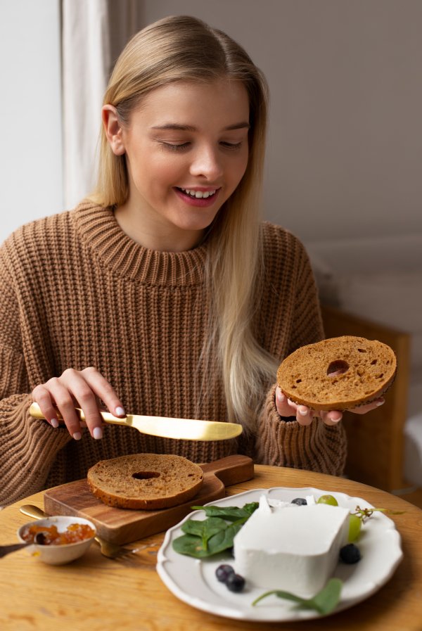 Jedno od ključnih istraživanja pokazalo je da fermentabilni ugljikohidrati (FODMAP-i) često izazivaju iste simptome koje ljudi pogrešno pripisuju glutenu.