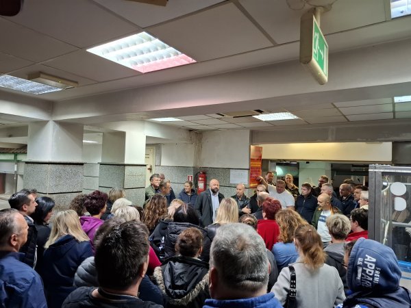 Sastanak trgovaca na Dolcu s direktorom Marinom Rončevićem