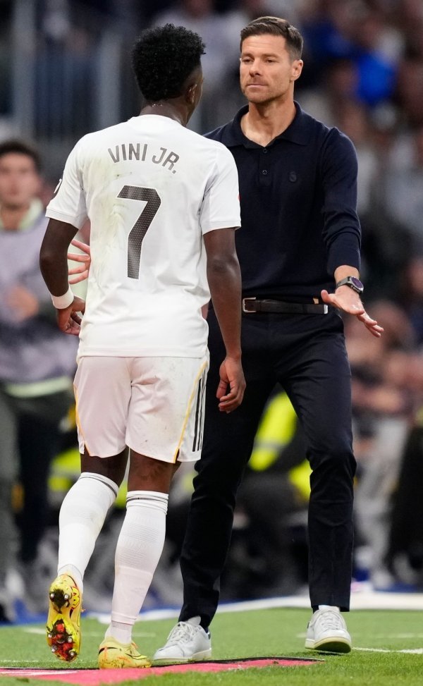 Totalni raspad u Madridu; Xabi Alonso odlazi iz Reala jer su mu igrači okrenuli leđa?!