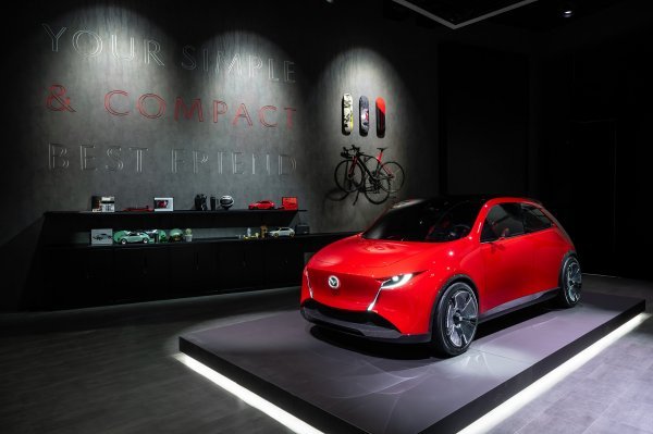 Mazda predstavila dva koncepta i novi CX-5: Vision X-Coupe i Vision X-Compact nas uvode u budućnost