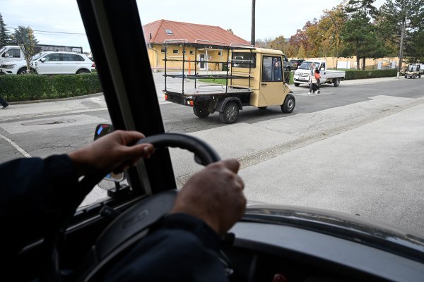 Mirogoj, autić za sprovode