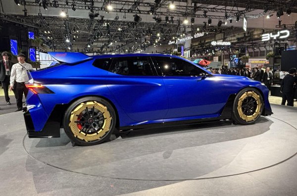 Subaru Performance-E STI Concept