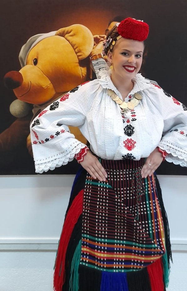 Ivona Guberac pleše u zavičajnom KUD-u...