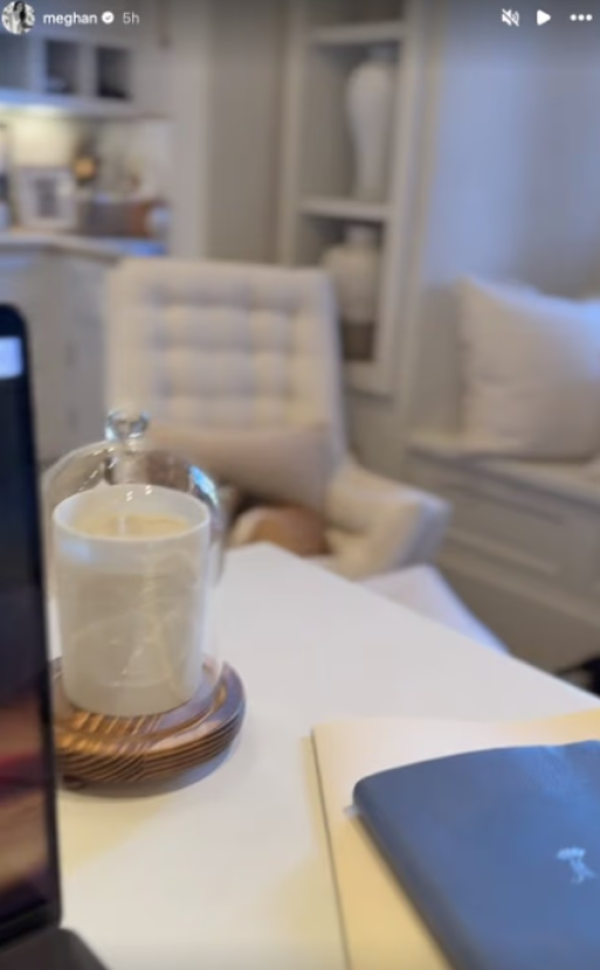 Simbol vojvotkinje od Sussexa na bilježnici