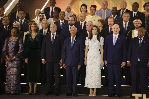 Danska kraljica Mary pažnju je privukla u bijeloj čipkastoj haljini