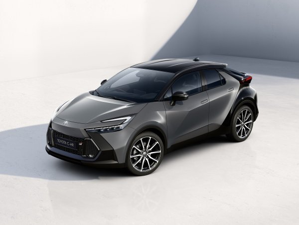 Toyota C-HR GR SPORT za 2026.