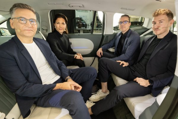  Panel o umjetnoj inteligenciji održan je u kabini Hyundaija IONIQ 9