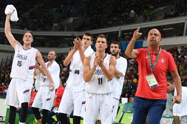 Vučić uhitio trofejnog košarkaša, Srbija na nogama: 'Ovo je jezivo, izdale su ga kolege reprezentativci'